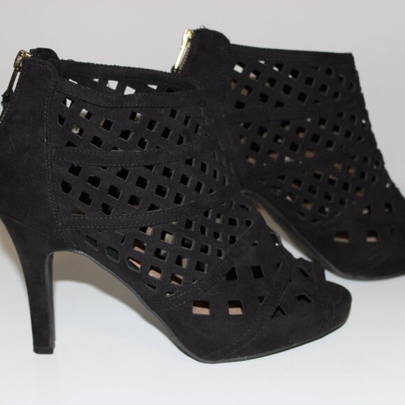 Lane Bryant Black Suede Laser Cut Out Peep Toe Mesh Tassel Zip Up Heels Size 10W - Picture 6 of 8